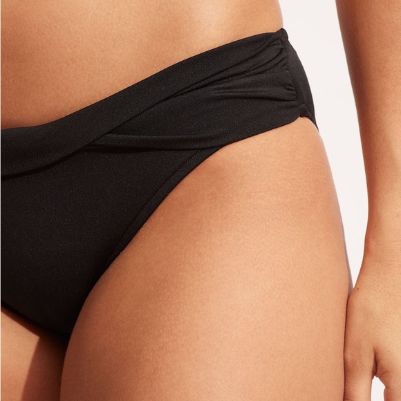Size 6 Seafolly Bikini Bottoms - Picture 6 of 10